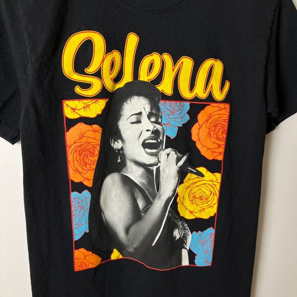 Selena Quintanilla Official Merchandise Black T-Shirt Womens Small Roses Graphic - Picture 16 of 16